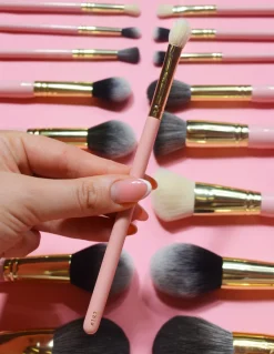 P. Louise P.Louise #182 Medium Pinched Multi-tasker Brush- Single Brushes