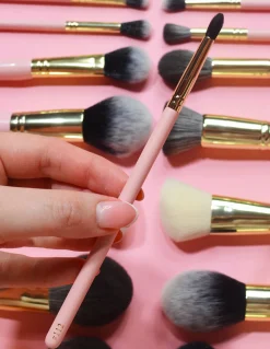 P. Louise P.Louise #112 Petite Rounded Fluffy Blender Brush- Single Brushes