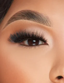 P. Louise P.Louise Extra Volume Lashes - Voltage 4- Lashes